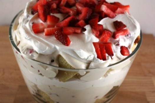 strawberry mousse trifle[1]