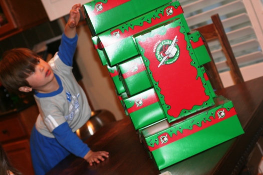 kids stacking boxes