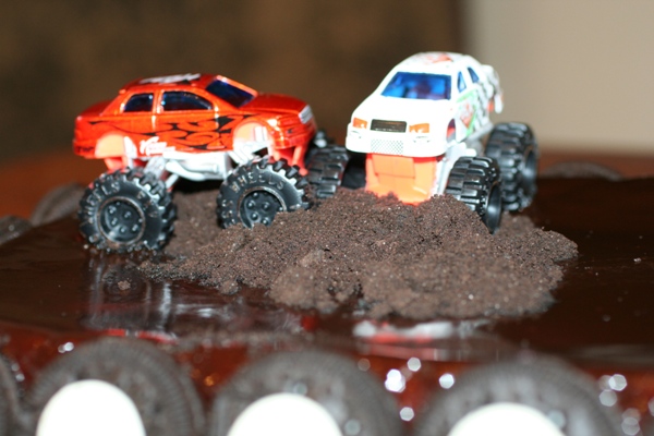 Monster-Truck-Cake-trucks