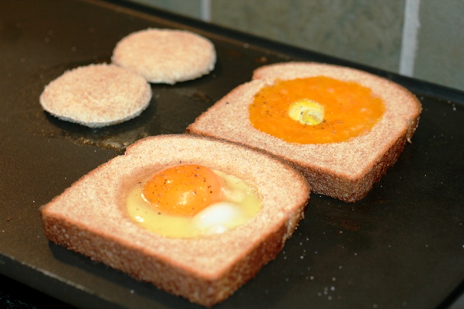 Egg-in-a-Hole-griddle