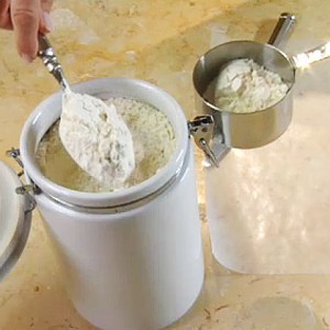 how-to-measure-flour