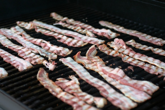Grilling-Bacon-on-grill