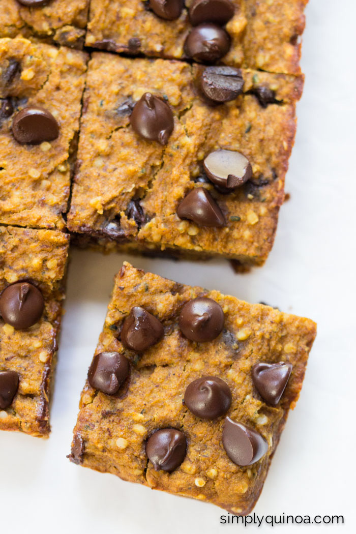 protein-chocolate-chip-pumpkin-quinoa-bars